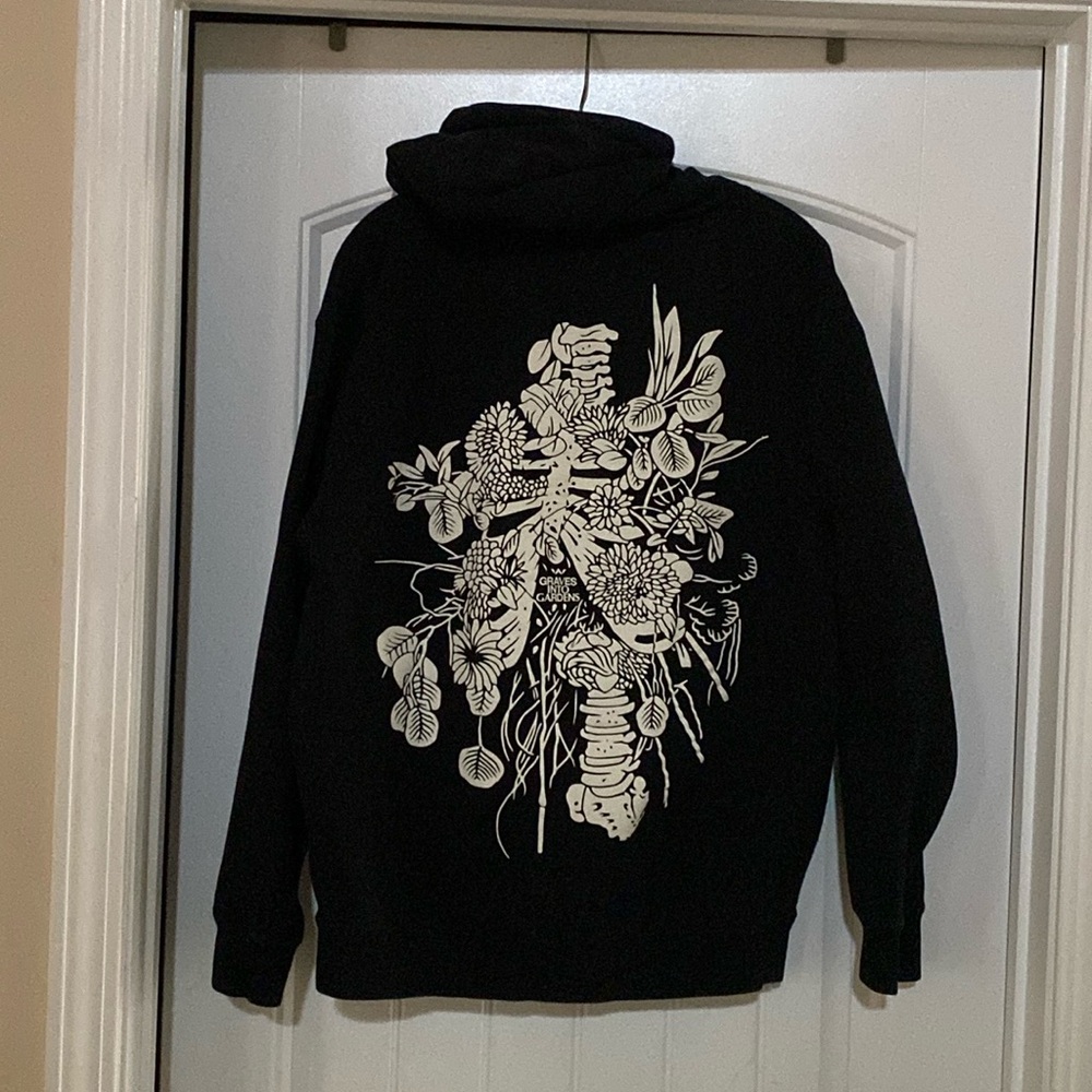 Elevation Worship hoodie (slightly used) Graves into Gardens